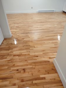 Service de reparation et sablage de plancher à Laval après / Entrepreneur Planchers premier choix situe à laval
