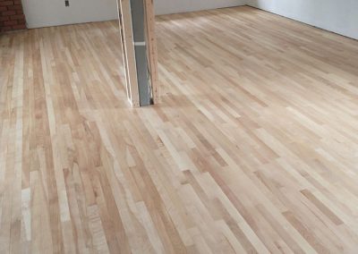 Service de reparation et sablage de plancher de bois franc à Laval après / Entrepreneur Planchers premier choix situe a laval